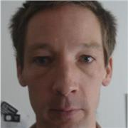 Professeur de français, communication et littérature tous niveaux.